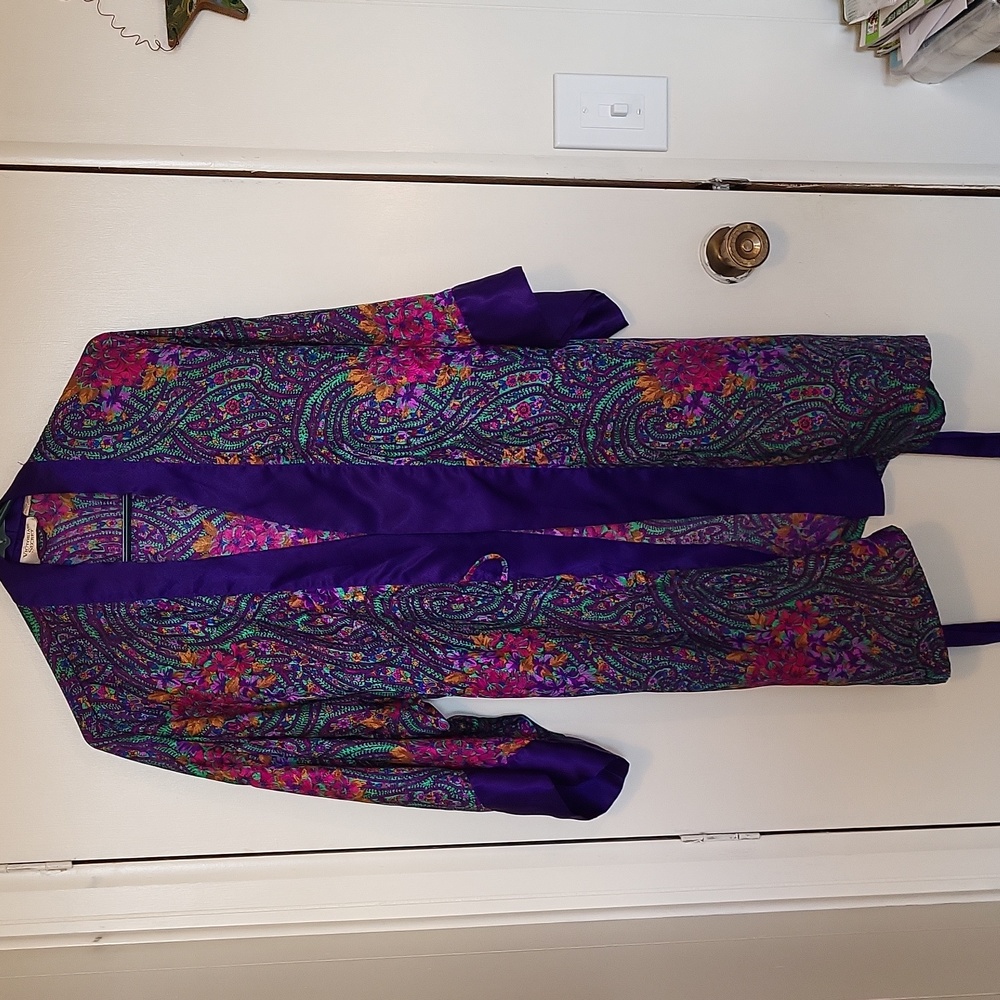 Victoria's Secret Gold Label Silky Robe